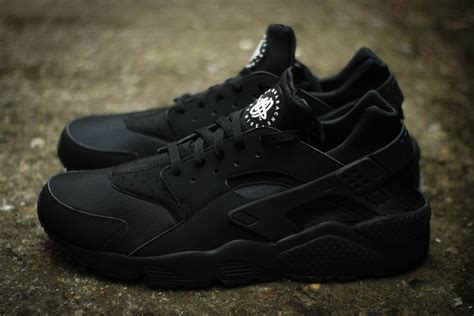 nike huarache schuhsohle schwarze nike schrift|nike huarache shoes.